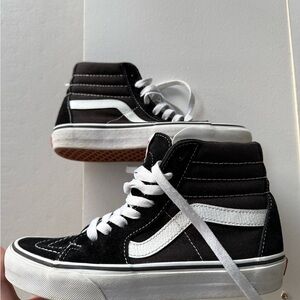 🖤 Vans Black and White High-Top Sneakers